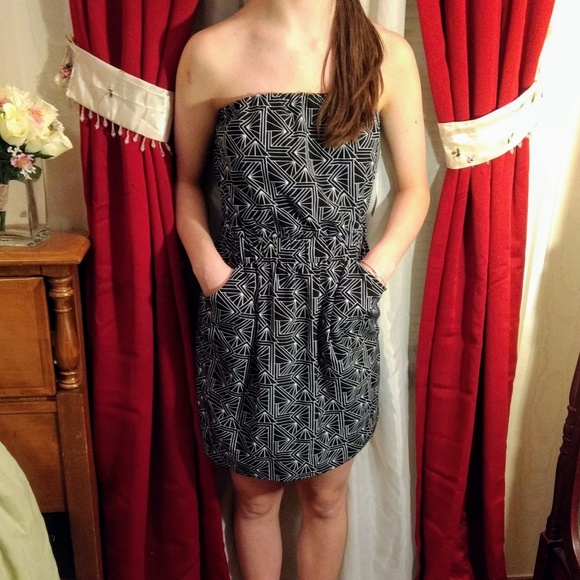 a.n.a Dresses & Skirts - Fun strapless summer dress